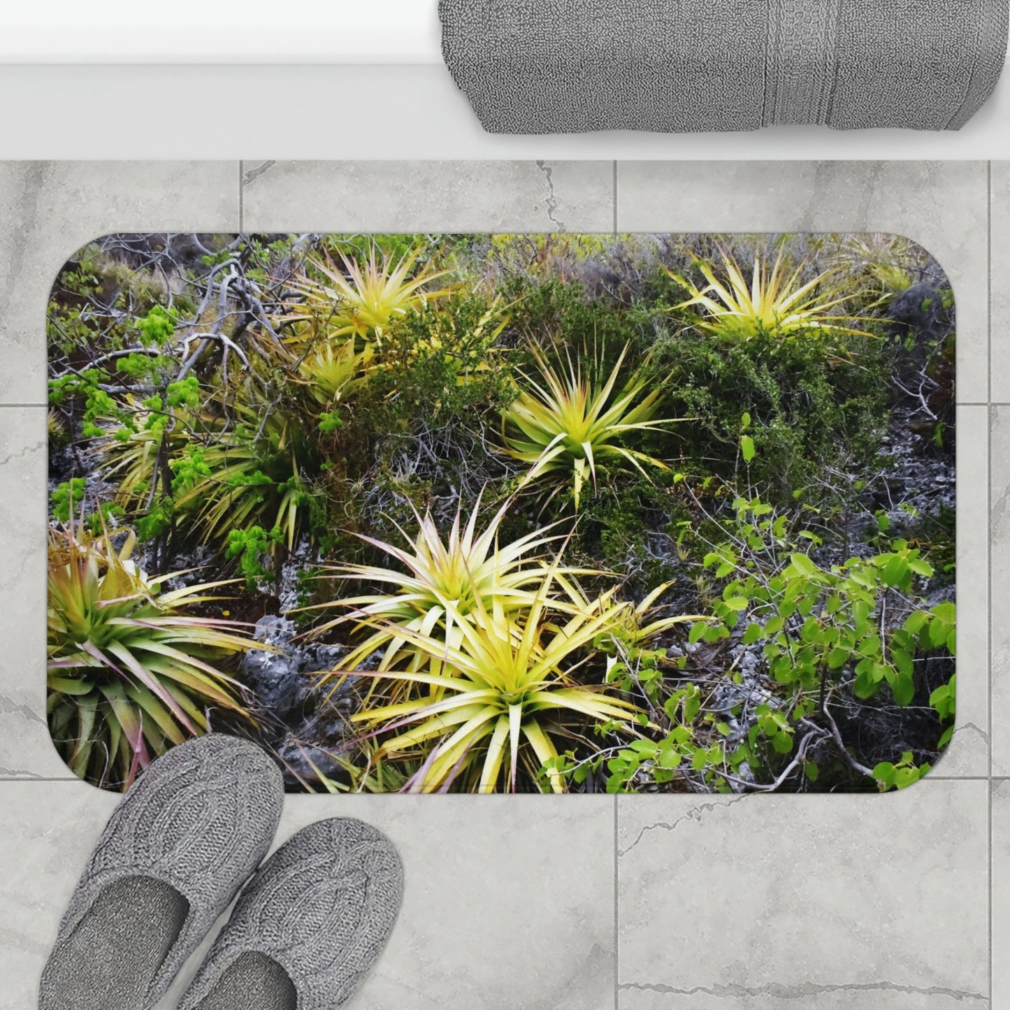 Bath Mat - Mona island desertic plants in upper plateau - Mona island PR - Green Forest Home