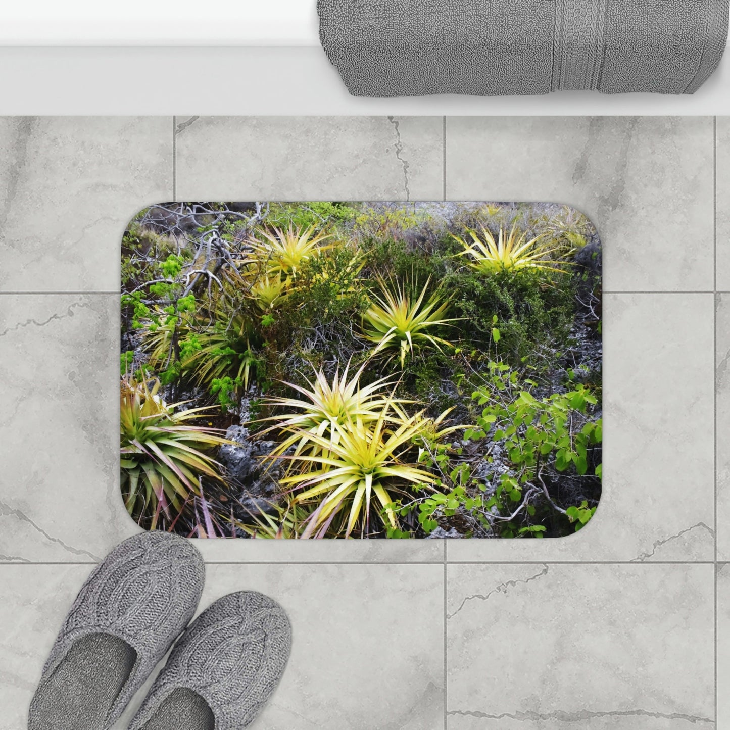 Bath Mat - Mona island desertic plants in upper plateau - Mona island PR - Green Forest Home