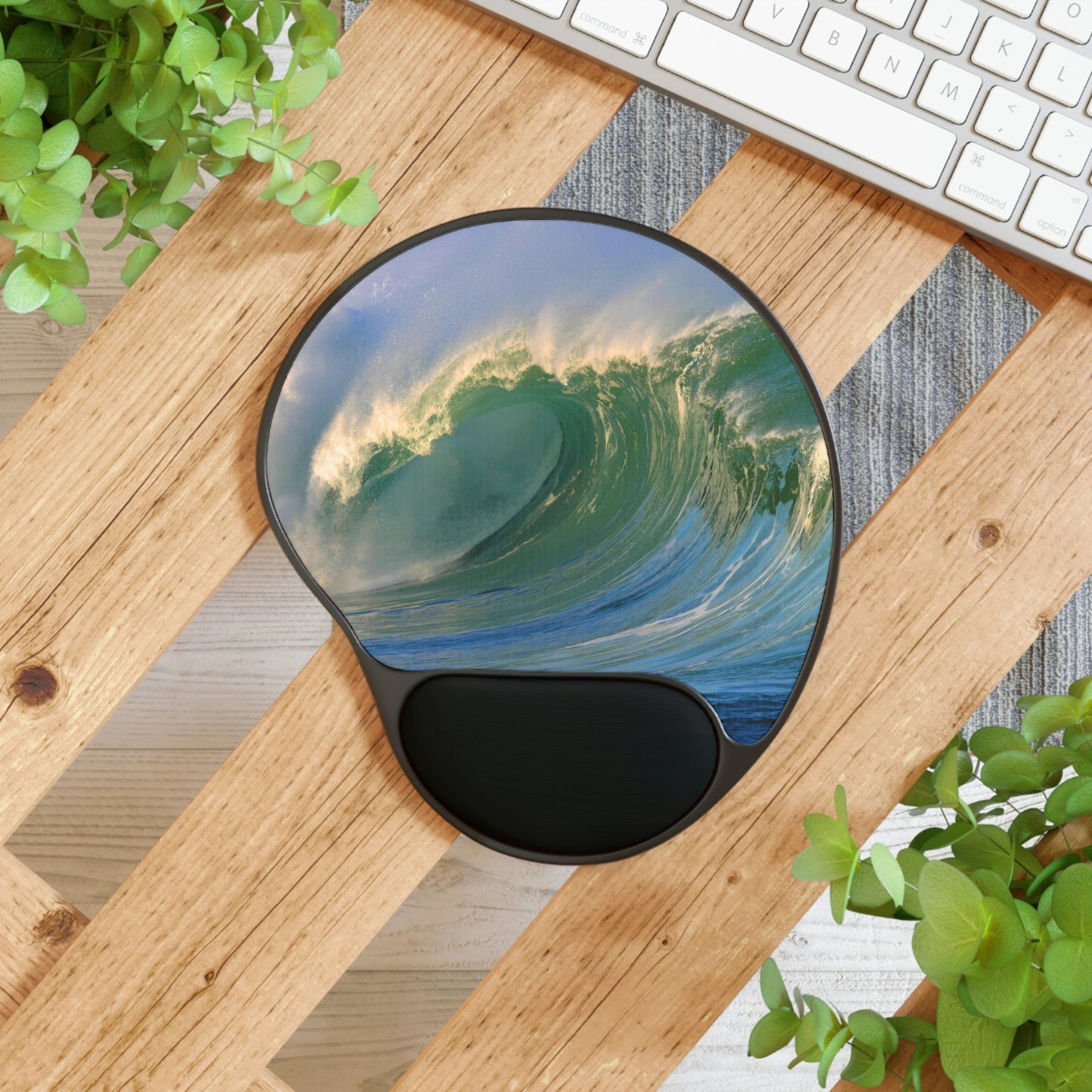 Ergonomic Mouse Pad With Wrist Rest - US PRINT - A big wave breaking at Waimea Bay on Oahu in Hawaii - USA NATURE - Green Forest Home