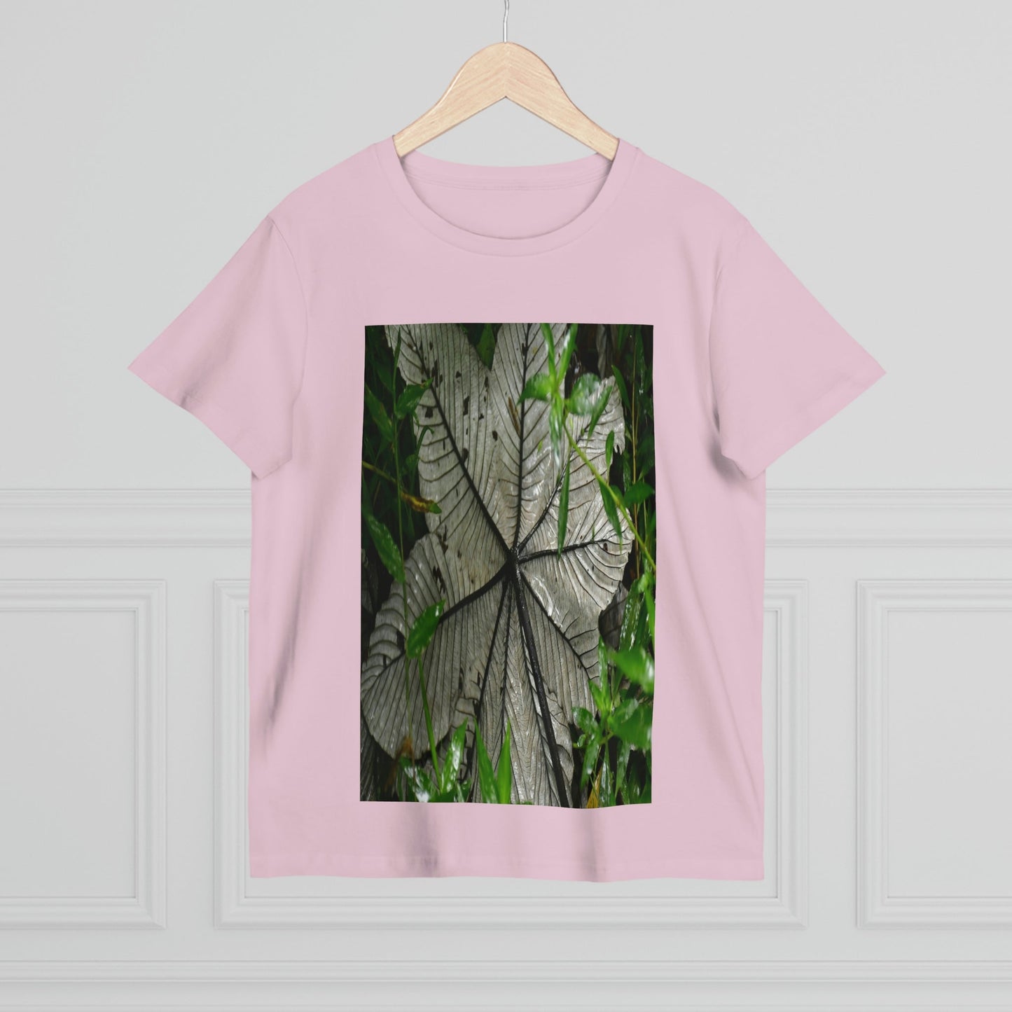 Printed in AUSTRALIA - Women’s Maple Tee - Yagrumo Tree leaf - El Yunque rainforest - HumanVision 👩‍🦰 - Green Forest Home