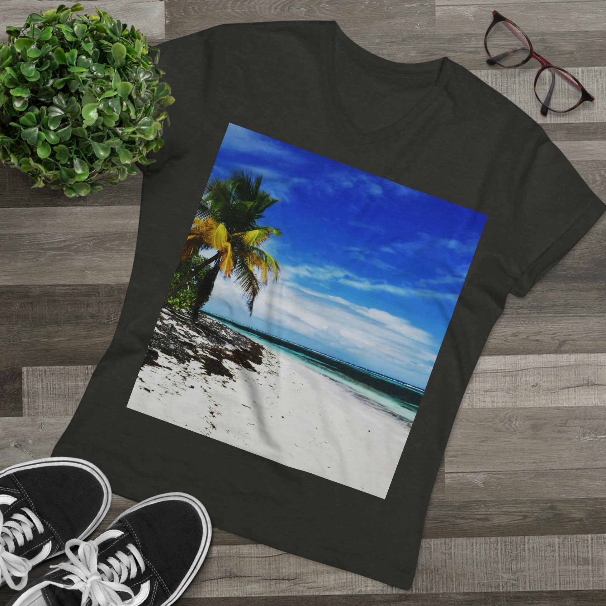 PRINTED in GERMANY for EU - Men’s Presenter V-neck - The remote ISOLATED paradise of Mona Island near Puerto Rico - Green Forest Home