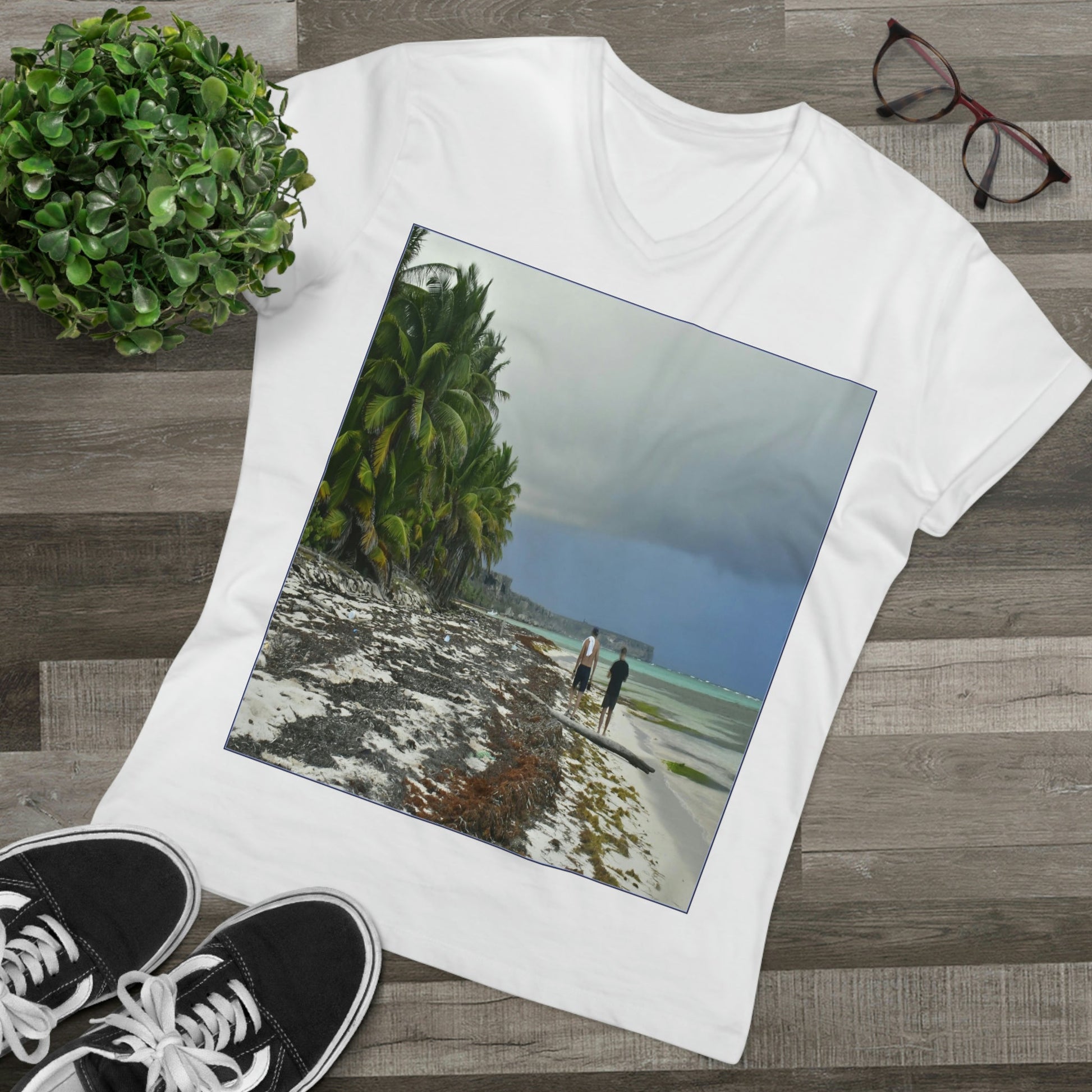 PRINTED in GERMANY for EU - Men’s Presenter V-neck - The remote ISOLATED paradise of Mona Island near Puerto Rico - Green Forest Home