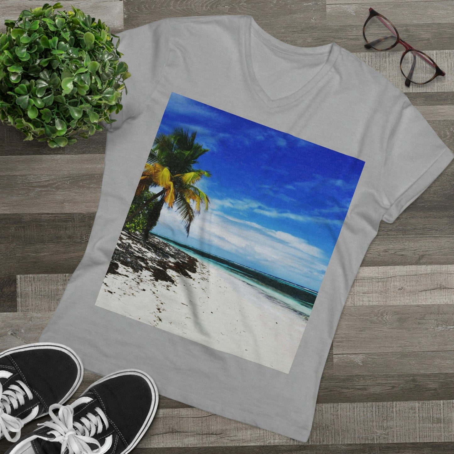 PRINTED in GERMANY for EU - Men’s Presenter V-neck - The remote ISOLATED paradise of Mona Island near Puerto Rico - Green Forest Home