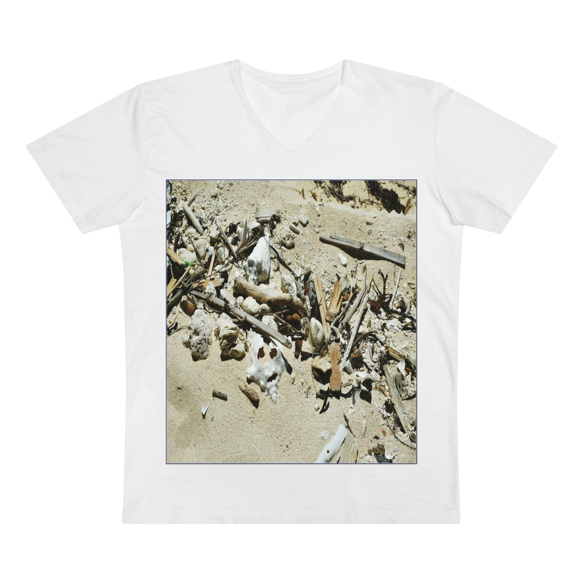 PRINTED in GERMANY for EU - Men’s Presenter V-neck - The remote ISOLATED paradise of Mona Island near Puerto Rico - TIDE seashell's eyc - Green Forest Home