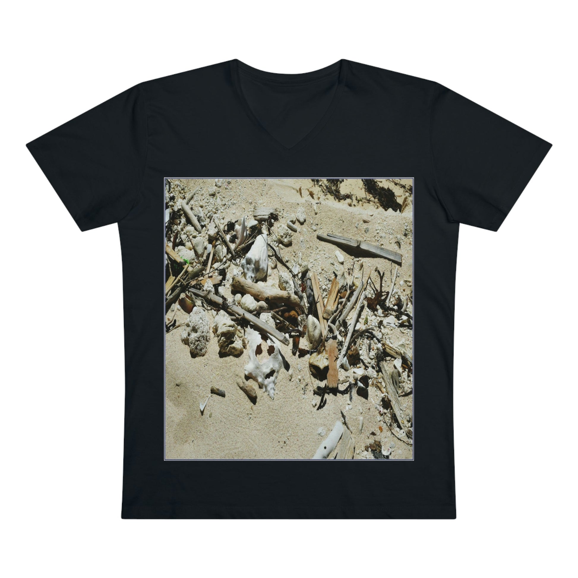 PRINTED in GERMANY for EU - Men’s Presenter V-neck - The remote ISOLATED paradise of Mona Island near Puerto Rico - TIDE seashell's eyc - Green Forest Home