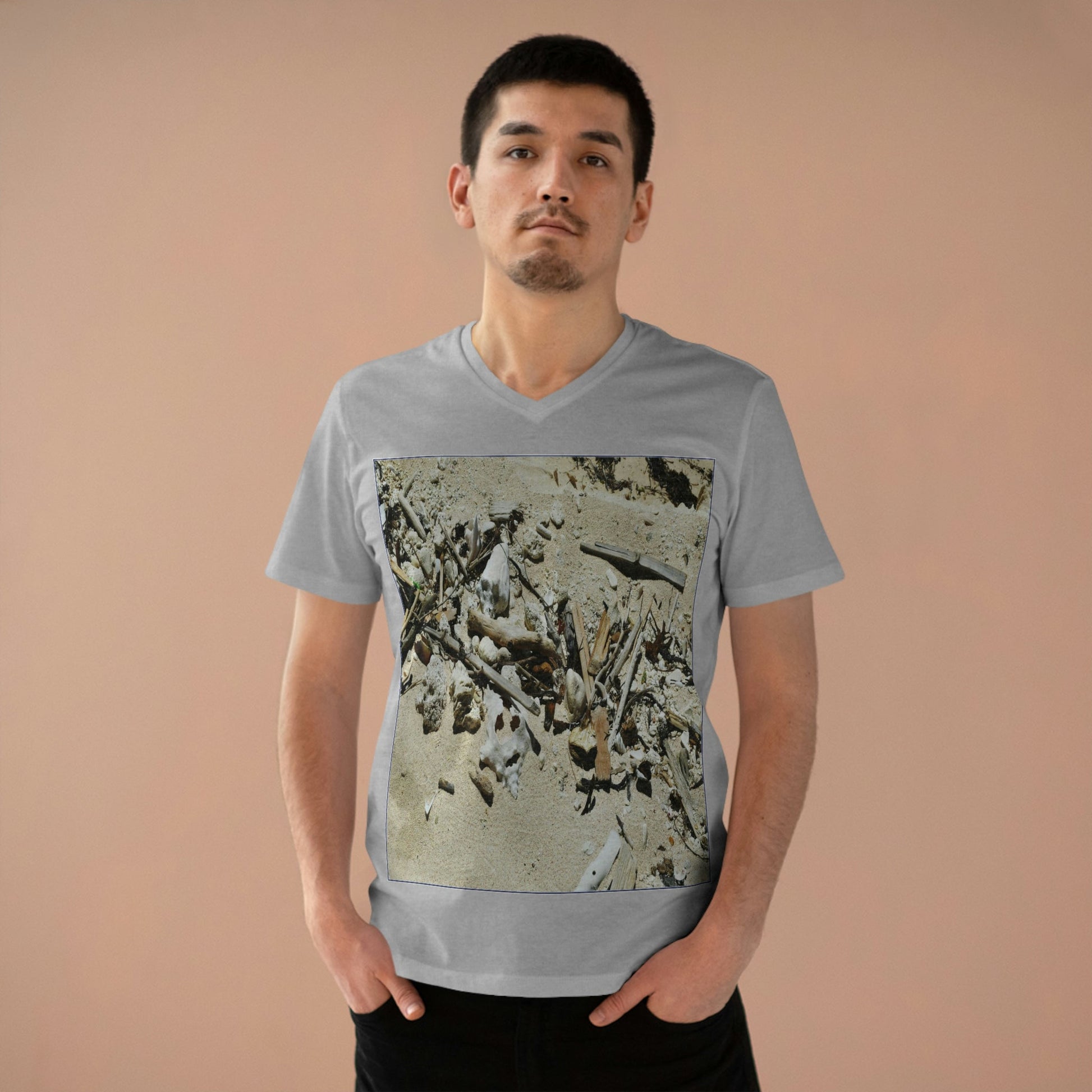 PRINTED in GERMANY for EU - Men’s Presenter V-neck - The remote ISOLATED paradise of Mona Island near Puerto Rico - TIDE seashell's eyc - Green Forest Home