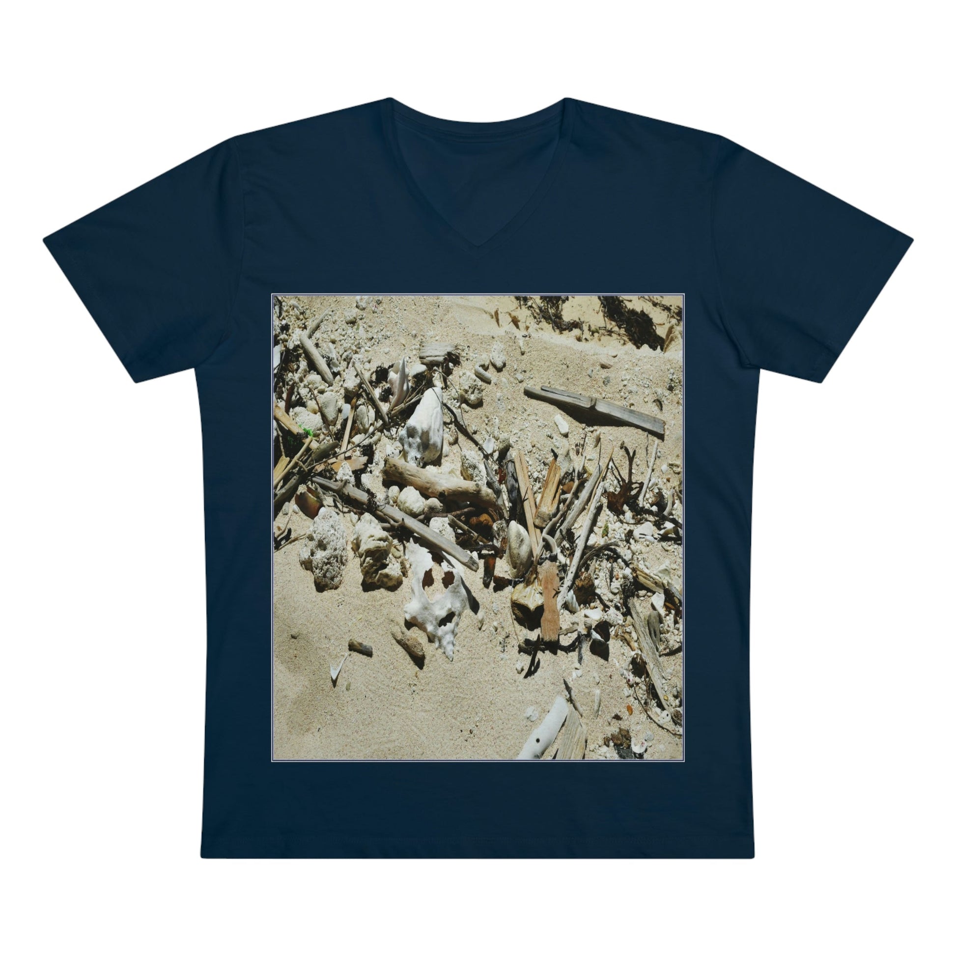 PRINTED in GERMANY for EU - Men’s Presenter V-neck - The remote ISOLATED paradise of Mona Island near Puerto Rico - TIDE seashell's eyc - Green Forest Home